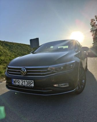 Volkswagen Passat cena 130000 przebieg: 88400, rok produkcji 2021 z Warszawa małe 742